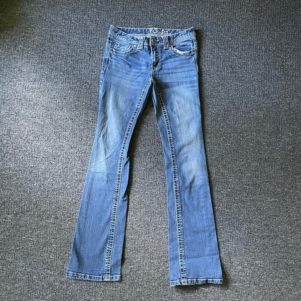 Rue21 medium wash Jeans. Juniors 3/4 LONG